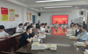 永利集团304am官方入口党委副书记张东杰为学生第二党支部全体党员上党课